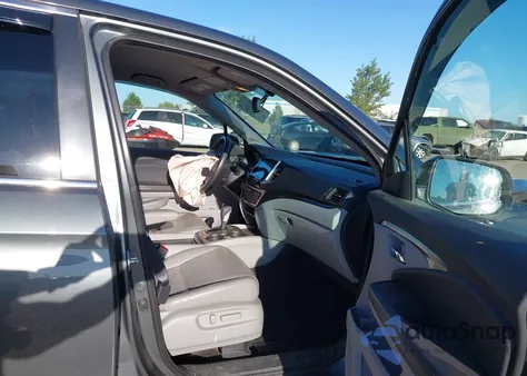 2017 Honda Ridgeline Rtl-T из США, поврежденный, VIN 5FPYK3F62HB038344